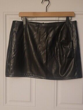 Gilipur Women's Black Faux Leather Mini Skirt Size XL